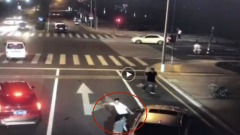 昆山命案刷爆網絡寶馬男持刀砍人遭反殺(組圖)