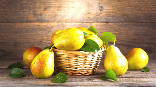梨果里的纤维素含量高，能有饱腹感，有利减肥。