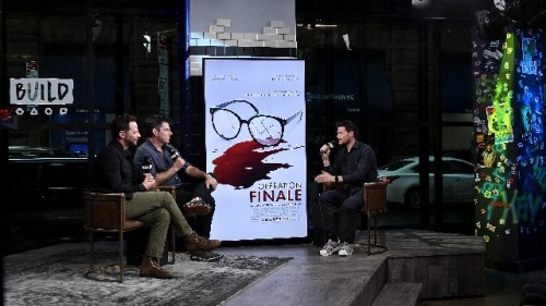 2018年8月14日，电影《最终行动》主角与导演在纽约接受采访。（图片来源：Getty Images）