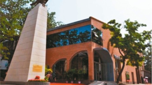 朝鮮於北京798藝術區設立的「北韓萬壽臺創作社美術館」