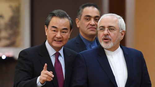 伊朗外長扎里夫此前在北京與中國外長王毅舉行會談