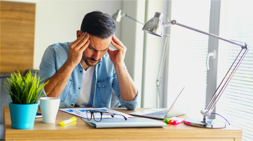 長期頭痛，可能是動脈硬化的早期症狀。