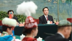 囚禁百萬人美擬制裁中共高官及監控設備公司(圖)