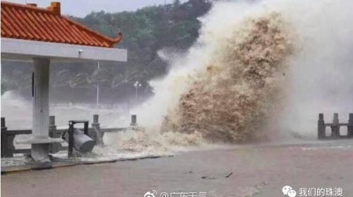 颱風山竹登錄廣東時的情景