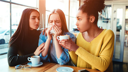 過敏性鼻炎發作，常引起身邊朋友的關心。