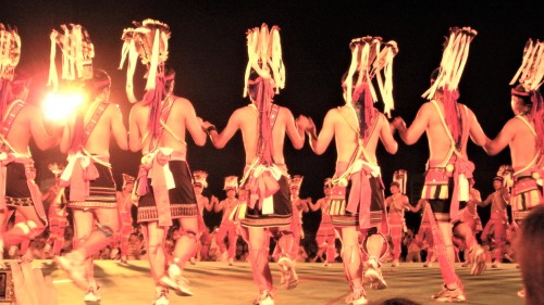阿美族的服飾與舞蹈、都跟遠在紐西蘭的毛利族相似