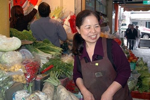 陈树菊在台东市中央市场工作