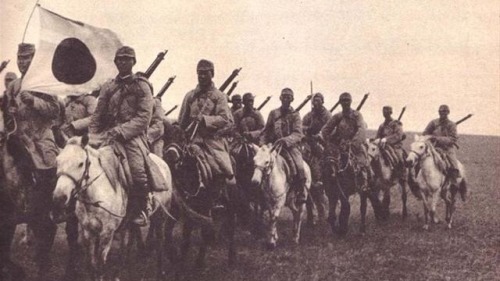 諾門罕戰役中行進的日軍。