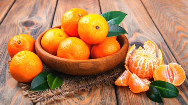直接用鮮橘皮泡水喝，不利於健康，甚至可能中毒