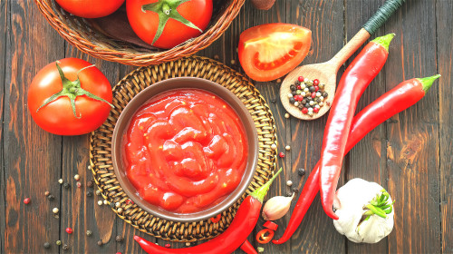 红色多汁的蕃茄（西红柿）富含蕃茄红素，可以减轻身体和肺部的炎症。