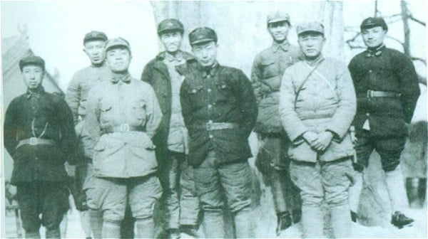 1935年11月7日，紅一軍團、紅十五軍團部分領導幹部在陝西淳化合影。