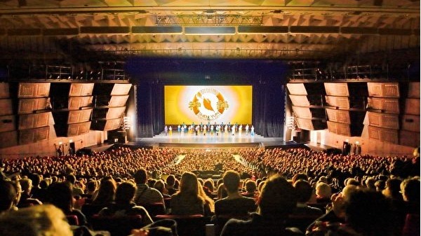 2019年1月，美国神韵国际艺术团在巴黎演出全场爆满。