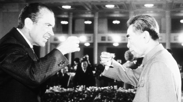 1972年，周恩来会见尼克松。