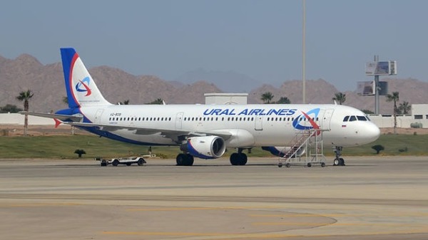俄羅斯烏拉爾航空的一架客機在飛行過程中，經濟艙內多名乘客身體不適，迫使機長將飛機緊急降落。圖為該航空的客機A321-211，非本文航班。