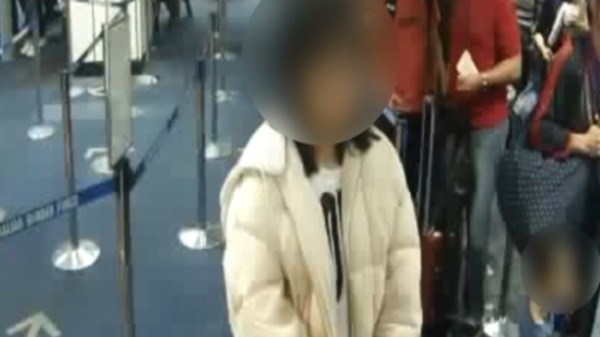 最近一名30岁华女刚抵达悉尼机场就遭到了逮捕，据悉，她和一宗移民欺诈案有关。