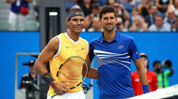 纳达尔（Rafael Nadal）与乔科维奇（Novak Djokovic）合影。