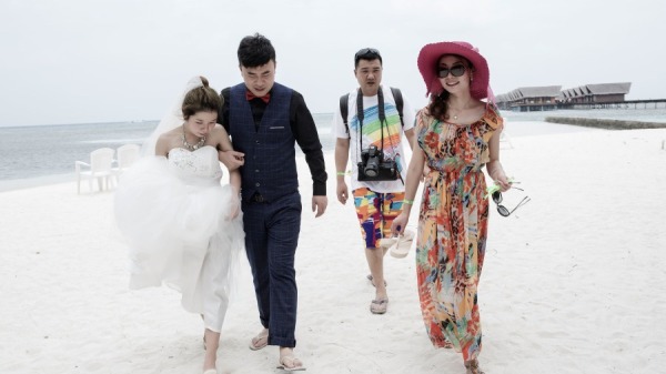 中國夫妻在泰國拍照被抓或面臨高額罰款和遣返