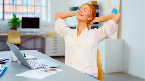  过度疲劳为疾病留下了隐患，工作一段时间要休息，气血才能得到调整平衡。 