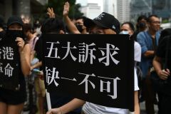 長期抗命光復我城香港(圖)