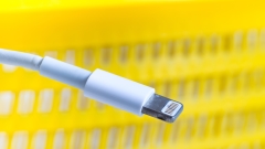 手機充電線別亂買小心資料被駭(圖)