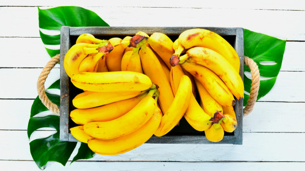 每天吃一根香蕉，能缓解眼睛干涩或红肿、疼痛。