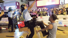 獲美國兩黨議員力挺「香港坦克人」華盛頓獲獎(圖)