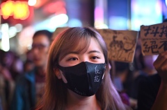 中共毒牙早就咬進香港港人現在才感到入骨三分(圖)