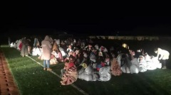 深夜驚魂中國4省突發地震民裹被避難(視頻圖)