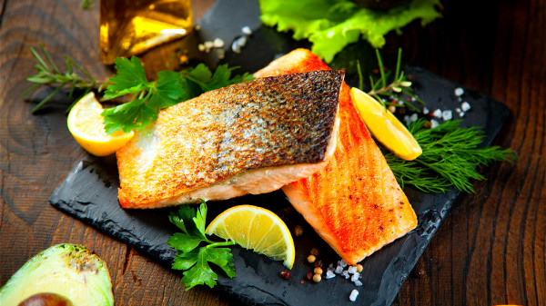 適當進食一些魚肉有益健康，但是誤攝入魚中的有害物質，會危害健康。