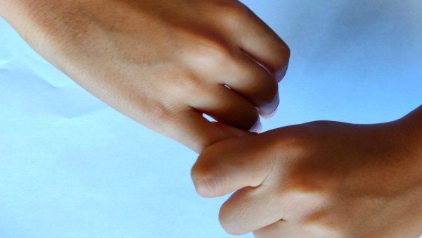 根据时辰拉响或拨响对应的手指或脚趾可以治疗疾病。