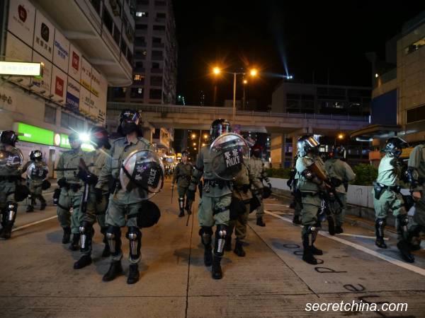 2019年10月7日，香港网民发起《禁蒙面法》示威活动，多区发生警民冲突。图为太子、旺角、油麻地现场。