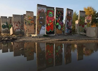 “柏林墙倒下之前没有人相信它会倒下”