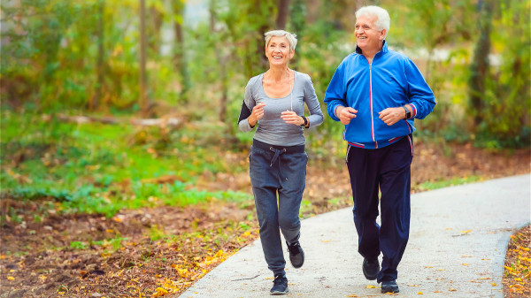 良好的生活习惯，注重运动锻练，才能保持身体健康长寿。