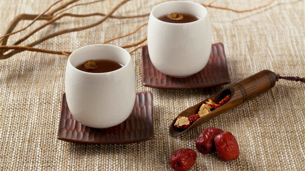喝西洋參紅棗茶，能輕鬆做到調養心神。