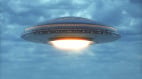 UFO在雷雨中盤旋的可怕畫面令人震驚(圖)