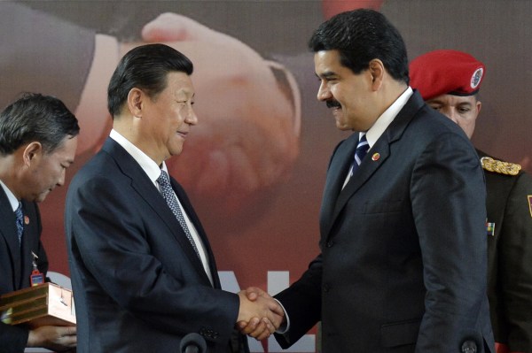 2014年7月21日，习近平访问委内瑞拉期间与马杜罗会面。