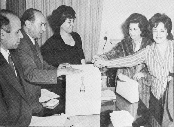 1963年伊朗女性参选