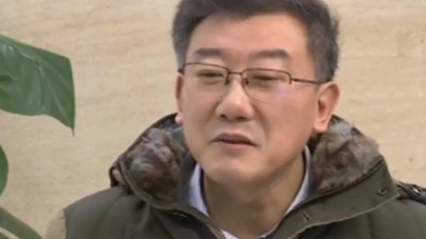 深涉千亿矿权案卷丢失的高级法官王林清，失踪50多天后突然现身央视认罪。（视频截图）