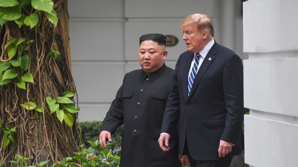 2019年2月28日，美國總統川普與朝鮮領導人金正恩在河內索菲特傳奇大都會酒店舉行的第二次美朝首腦會談。