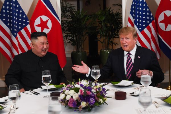 2019年2月27日，美國總統川普和朝鮮領導人金正恩在河內索菲特傳奇大都會酒店共進晚餐