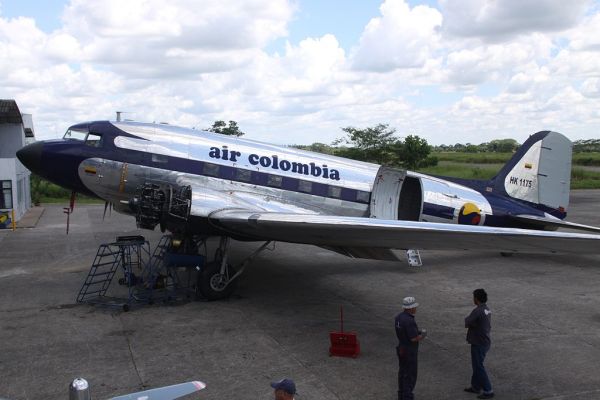 一架道格拉斯DC-3飞机