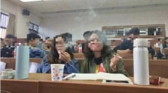 人手一支菸雲南大學生上課集體「吞雲吐霧」(組圖)