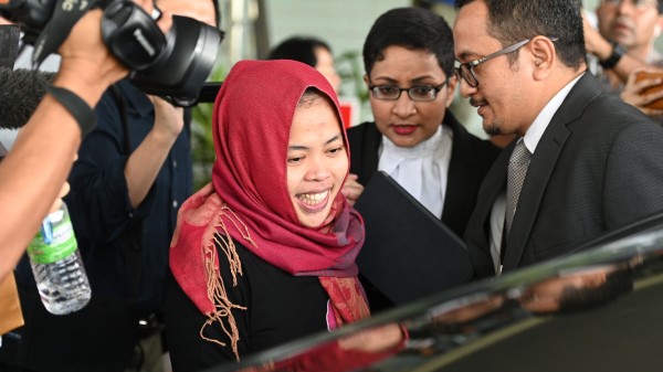 涉毒殺的女疑犯艾莎（Siti Aisyah）