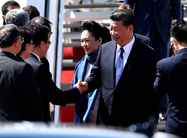 中國國家主席習近平在「兩會」之後將先訪問歐洲，預期月底與美國總統川普會面。