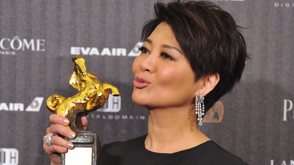 曾獲得4屆香港電影金像獎和2屆臺灣電影金馬獎「最佳女配角」的金燕玲驚爆罹患子宮頸癌。