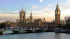 英议会大厦屋顶惊现共产幽灵“时间胶囊”(组图)
