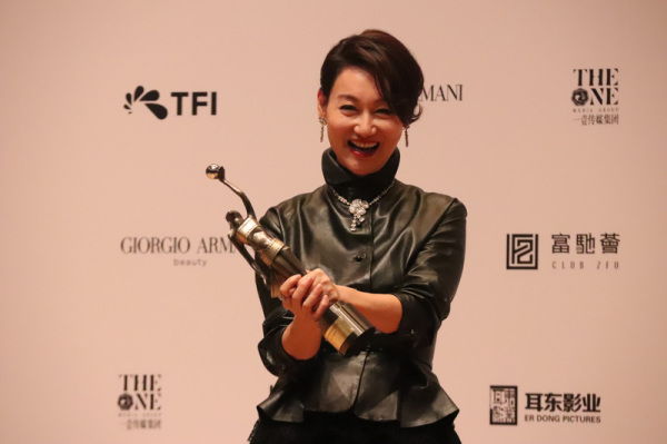 《翠絲》的惠英紅也奪下「最佳女配角」，據悉，這是她第二次獲得金像獎「最佳女配角」的頭銜。
