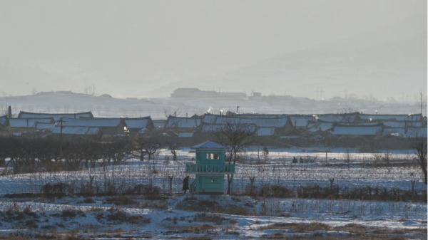 朝鲜有人为了粮食而徘徊边境，但却遭到枪击