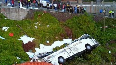 葡萄牙一巴士發生嚴重車禍致29人喪生(圖)