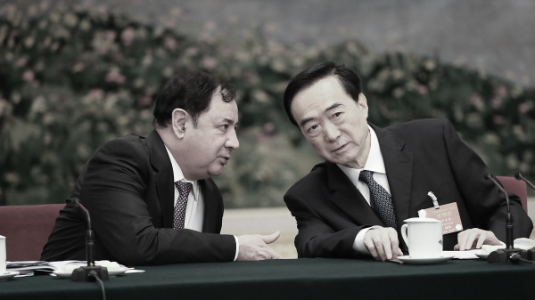中共新疆维吾尔自治区党委书记陈全国（右）。